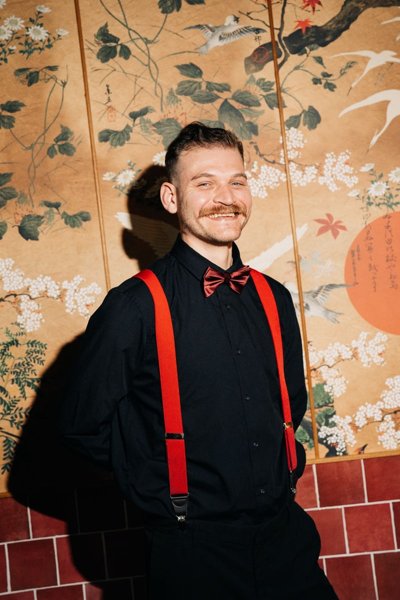 Portret van barmanager Chris Mendez Chumaceiro